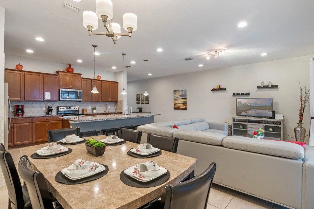 4 Bedrooms / 3.5 Bathrooms / Windsor at Westside (8882 GC), Kissimmee, US