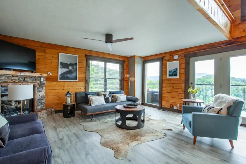 Falcons Lodge - Mtn View Hot Tub and Pool Table