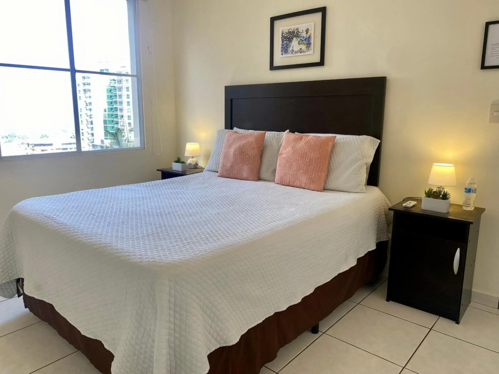 Luxury Modrn Apartment, w/amazing view, 3BR,Escalon,Exclus,Secur