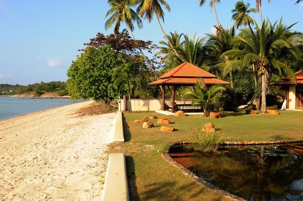 All Inclusive 4 Bedroom Beach Front