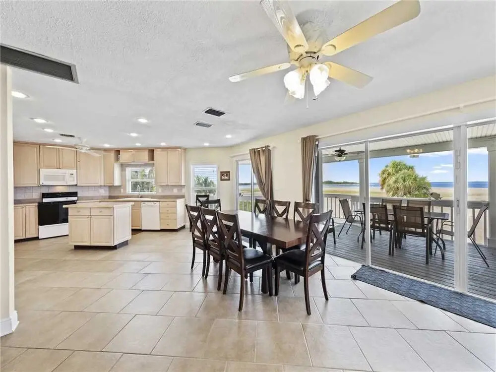Beach Sanctuary, Beach Front, Views, 4 Bedrooms, Hot Tub, Sleeps 10
