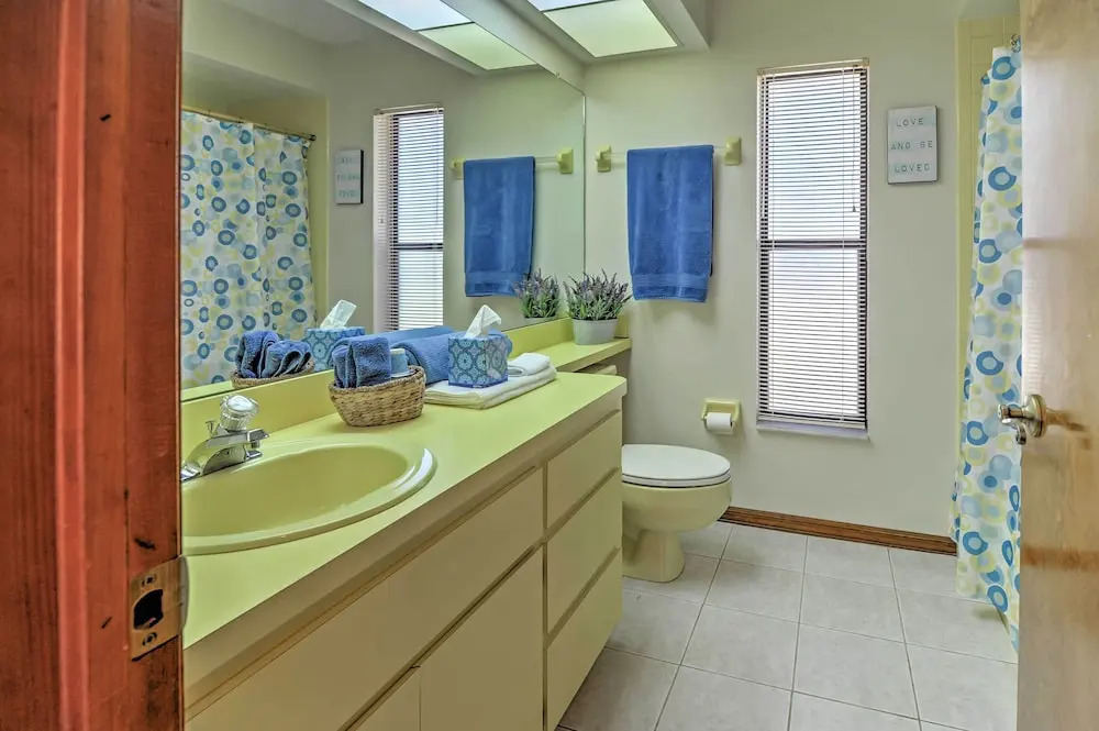 Pristine Spring Hill House w/ Private Pool & Lanai