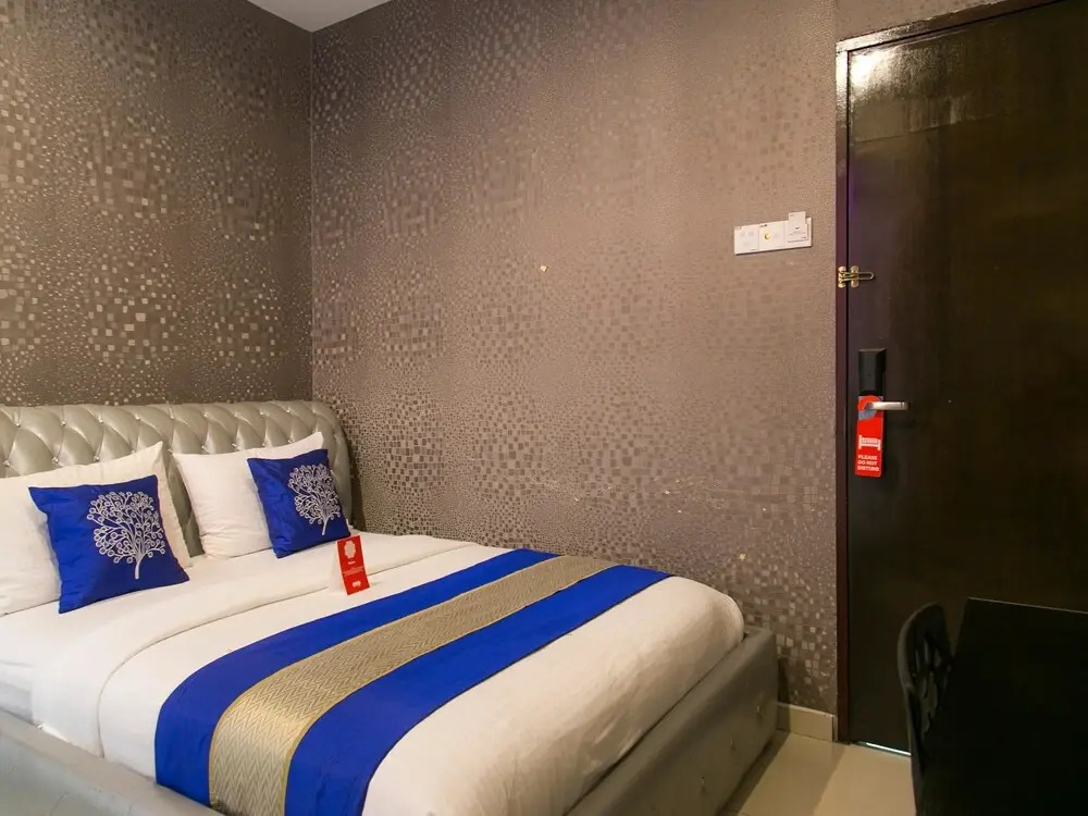OYO Rooms Fahrenheit Mall