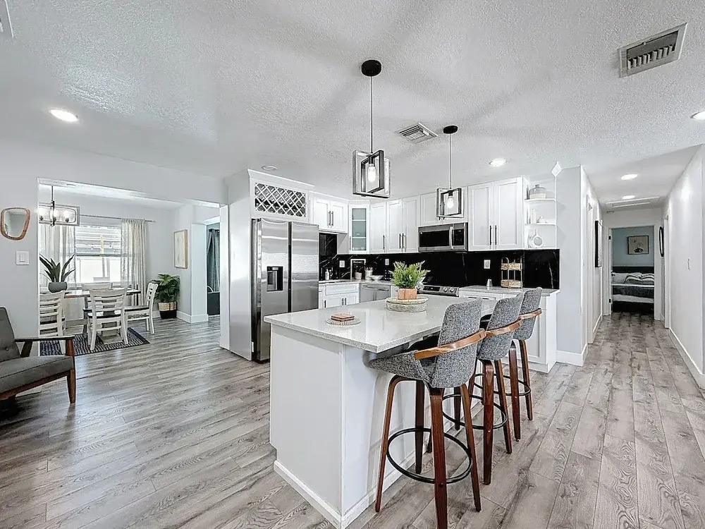 3485 Floral Drive SE