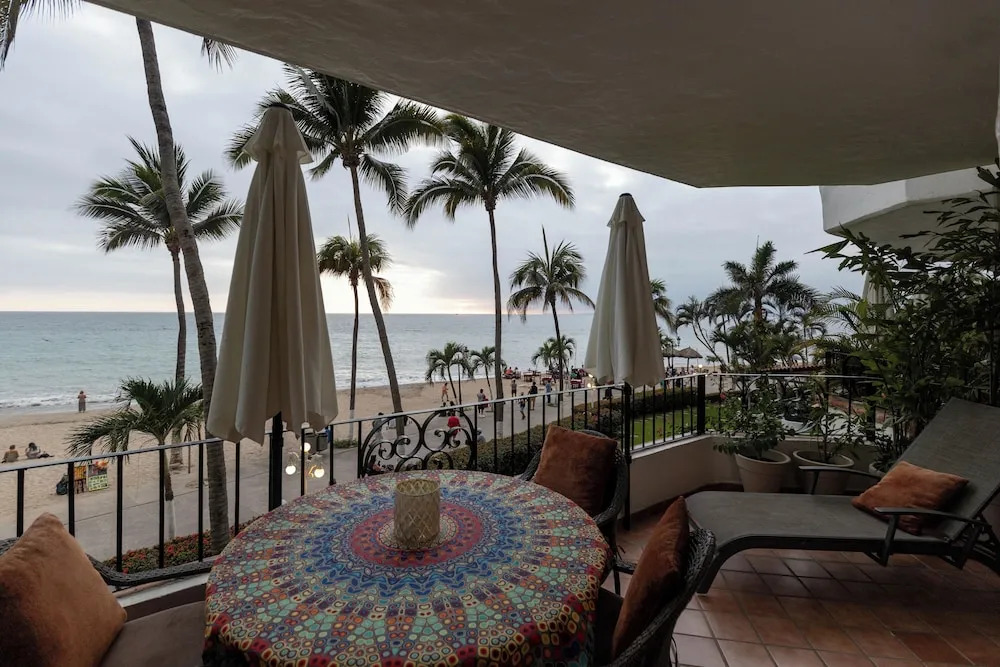 Ocean View 2Br Condo-balcony-beach-pool - 212