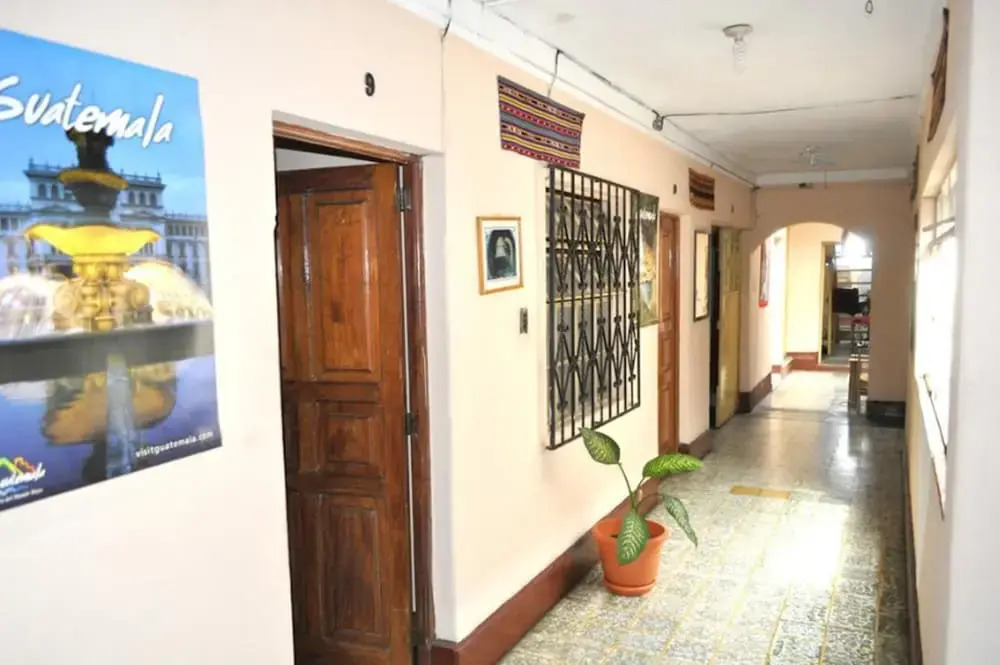Hotel Estacion Gerona Bed & Breakfast