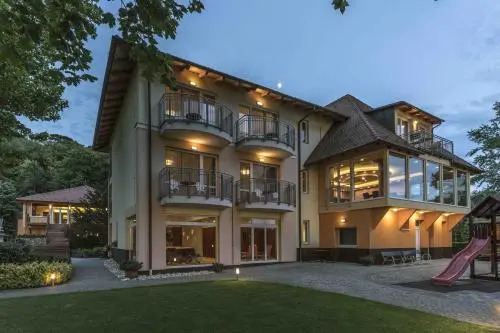 Tópart Hotel
