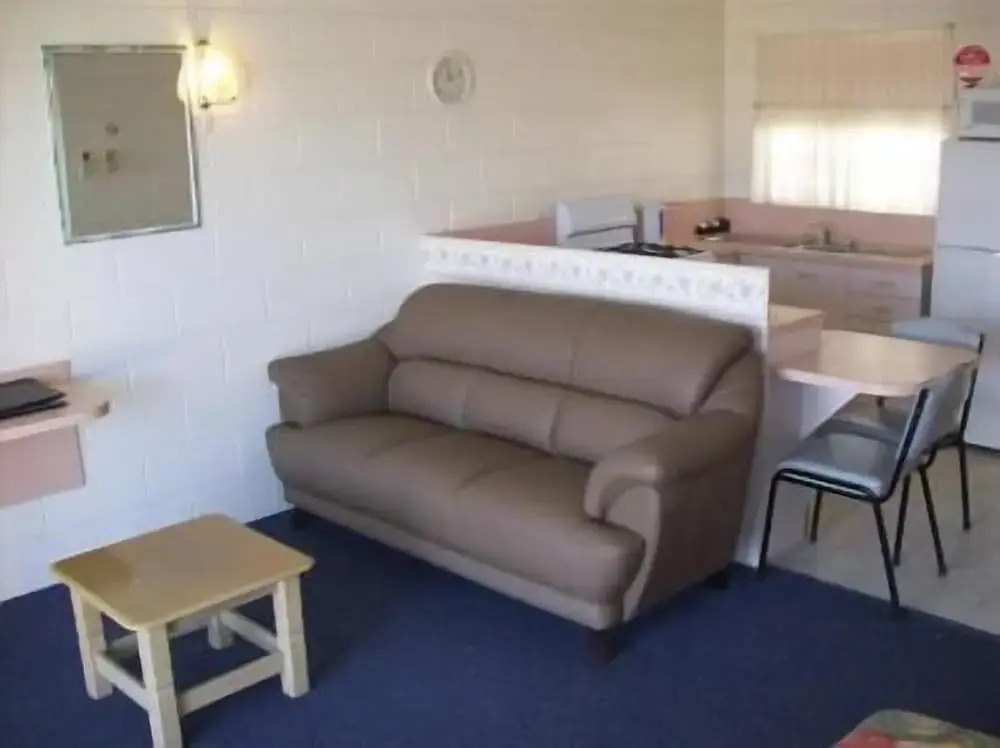 Black swan motor inn
