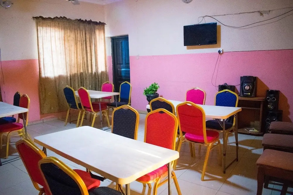 Moye Hotel Sagamu