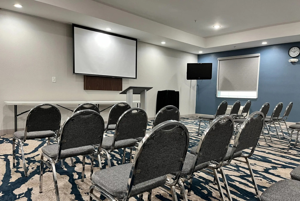 Comfort Suites Oil Center