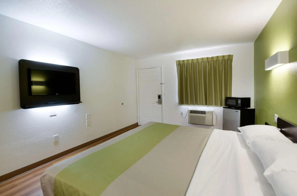 Motel 6-Charles Town, WV