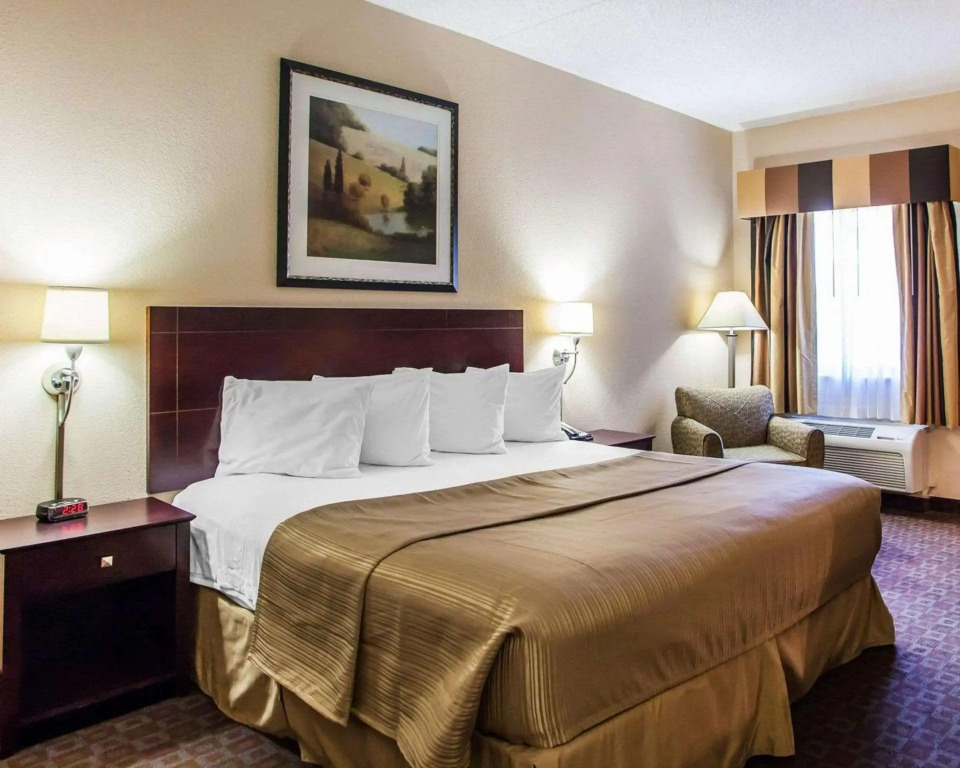 Quality Inn & Suites Peoria North