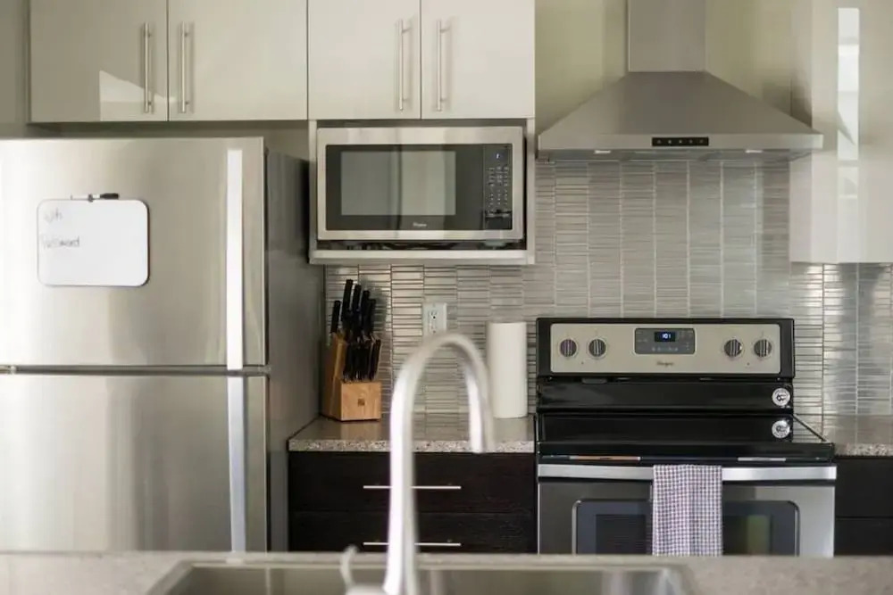 Downtown Penthouse with Free Parking