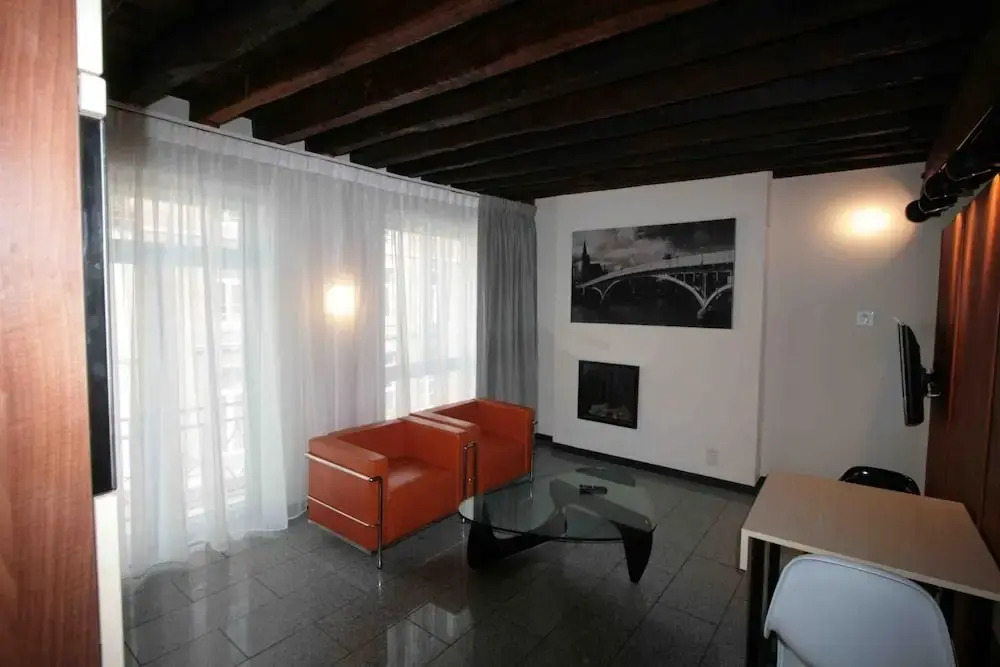 Amosa Liège City Centre Apart Regence 17