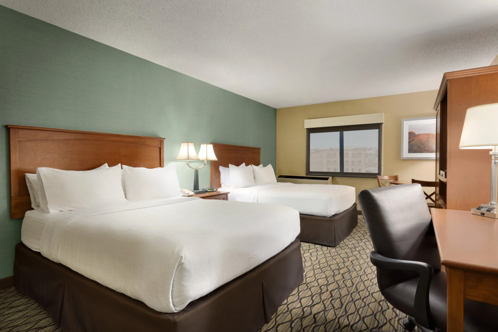 Holiday Inn & Suites Duluth-Downtown by IHG