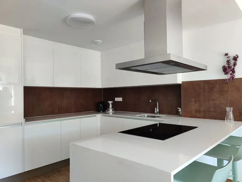 Allonbay Apartments