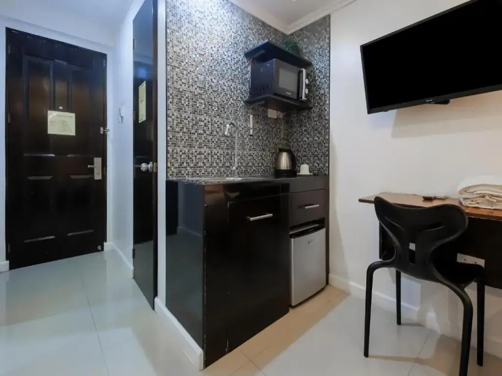 Nest Nano Suites Poblacion - Makati