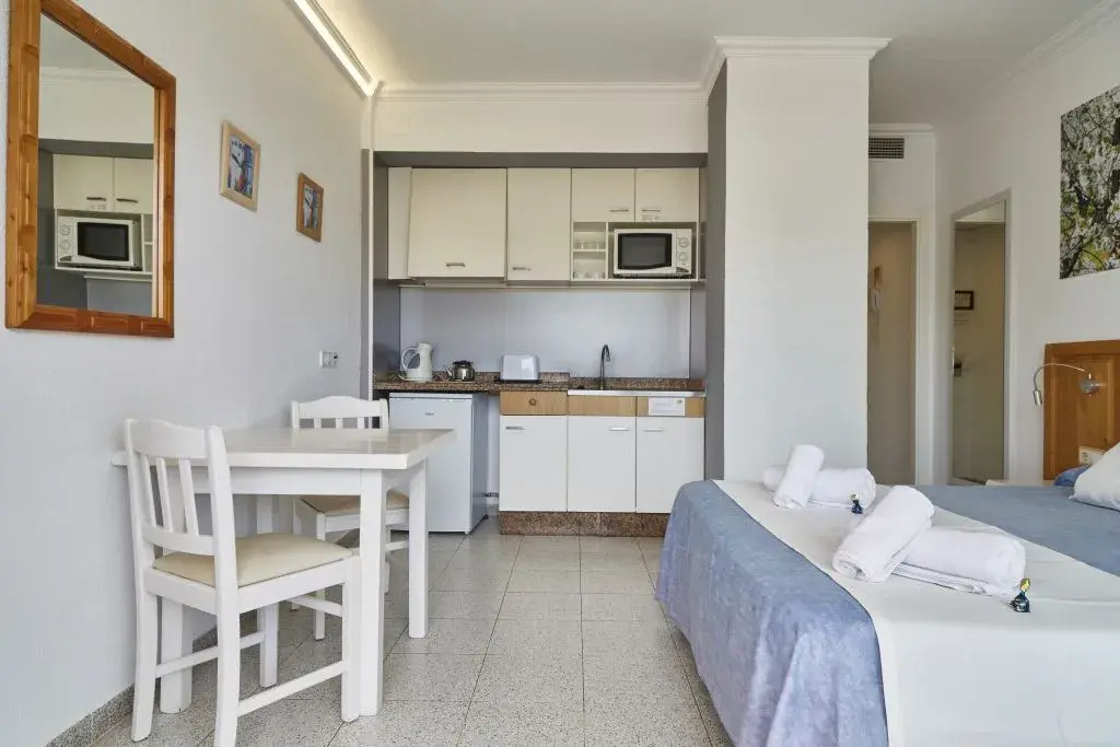 Invisa Aparthotel Casa Luis