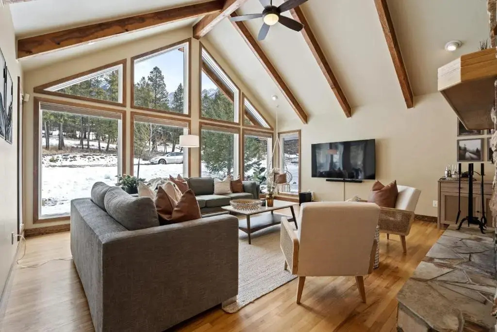 The Caribou Lodge I HotTub I Fireplace I Sleep16
