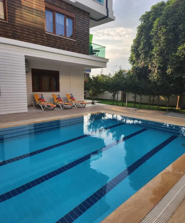 Lara Breeze Homes