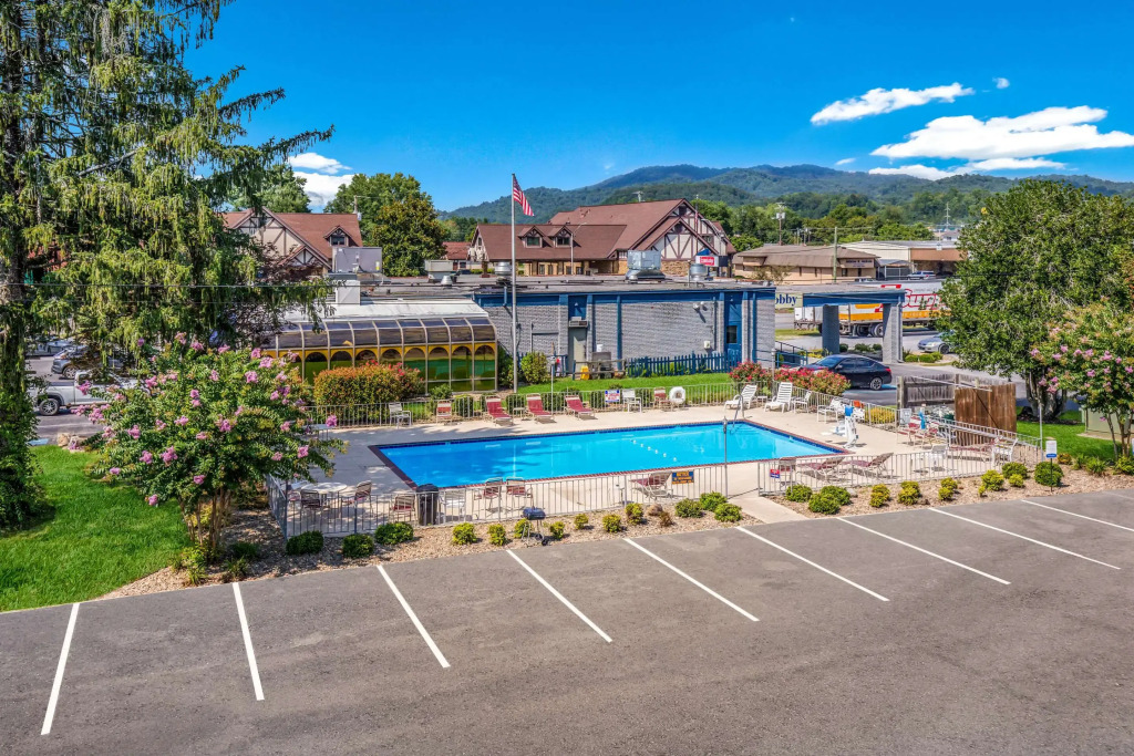 Suburban Studios Middlesboro