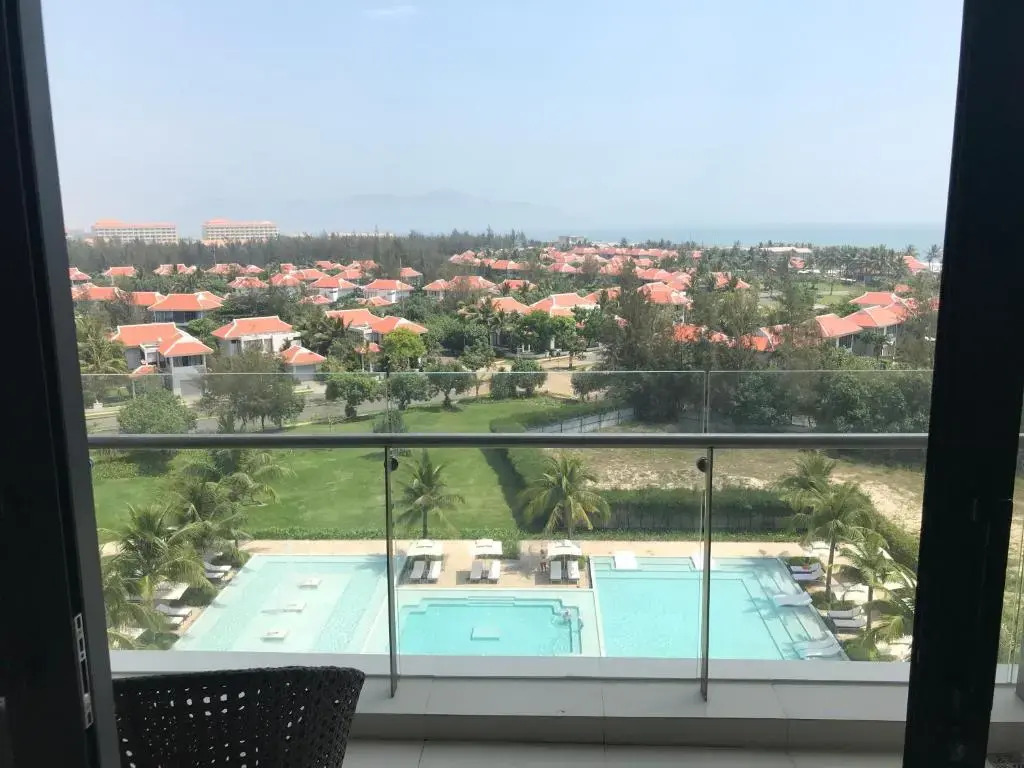 One Bedroom Apartment with Sea View