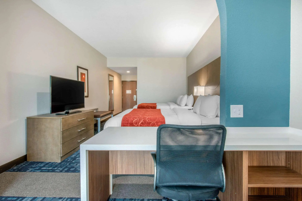 Comfort Suites Fort Lauderdale Airport & Cruise Port
