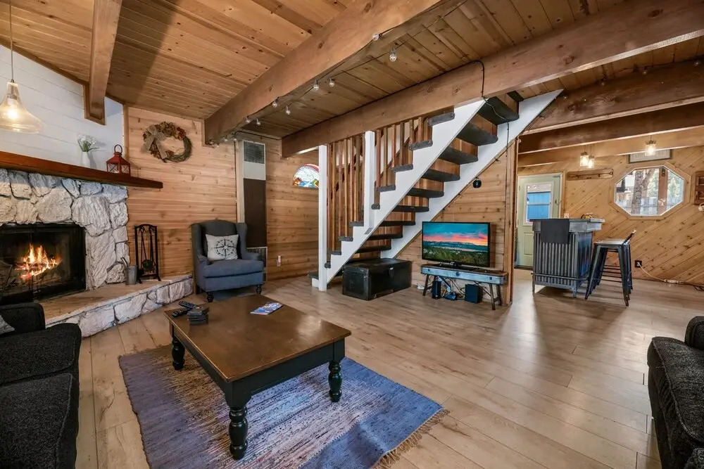 Leaf It All Bepine Cabin - 2br/1.5ba/luxurious Feeling/close To Snow Play/oktoberfest/smart Tvs/wifi 2 Bedroom Home