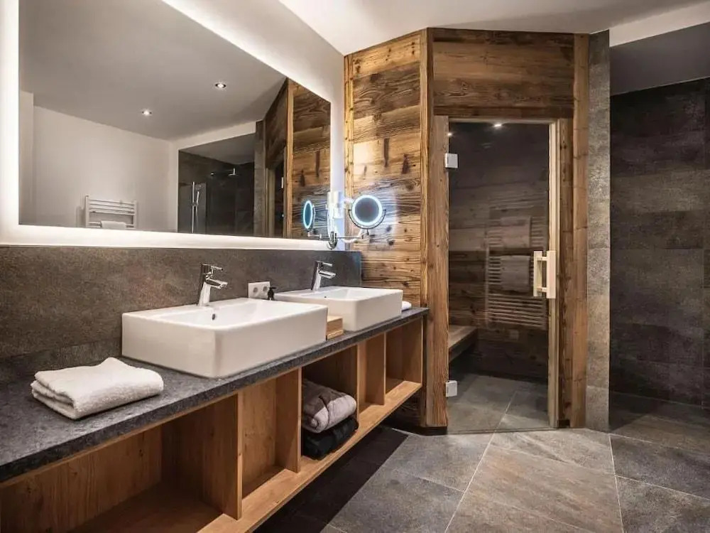 AlpenParks Hotel & Apartment Arlberg Warth mit Pool