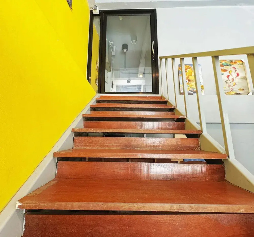 Sukhum Huai Khwang Guest House