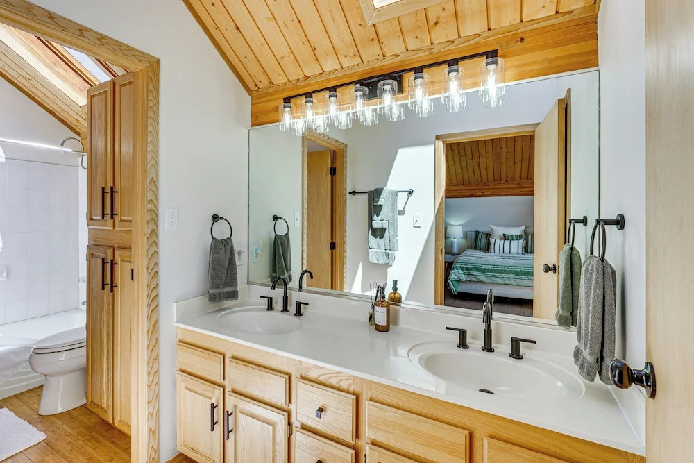 3 Mi to Ski Resort: Spacious Angel Fire Retreat