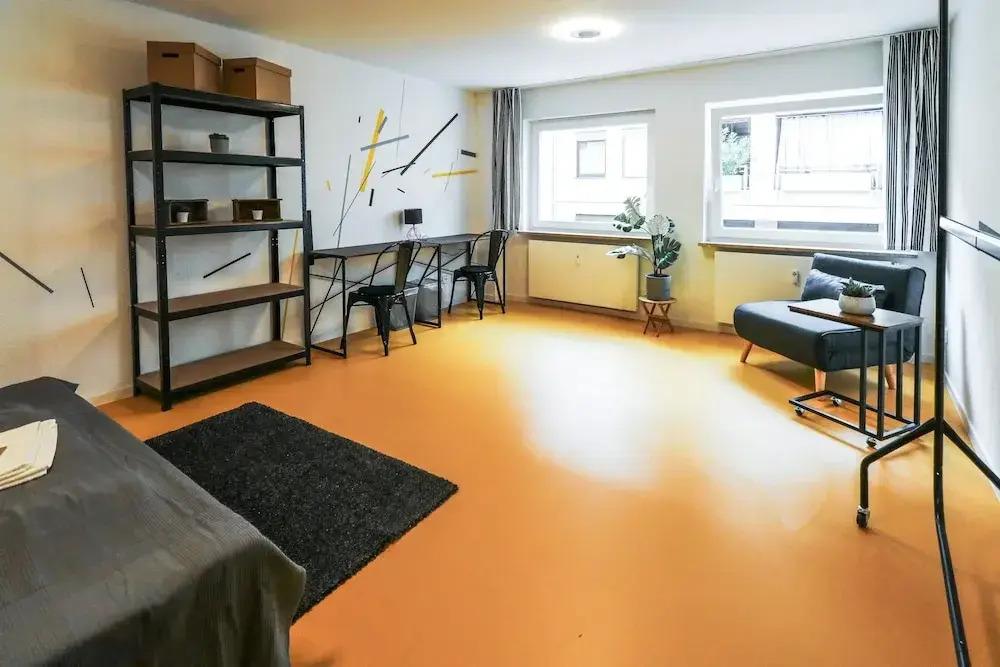 Nice and clean hostel room for 3 2C