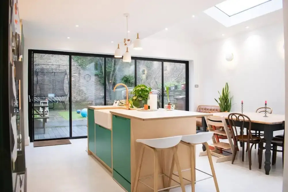 Stunning 5 Bedroom Family Home in East London