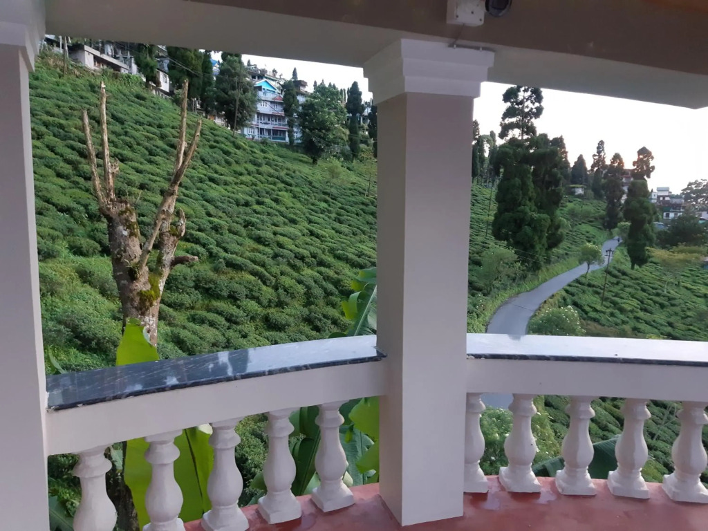 Traditional Hotel & Restaurant !! Kurseong !! Best Hotel in Kurseong