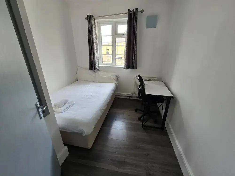 Limehouse Townhomes-4 Bedrooms,3 Bathrooms,garden