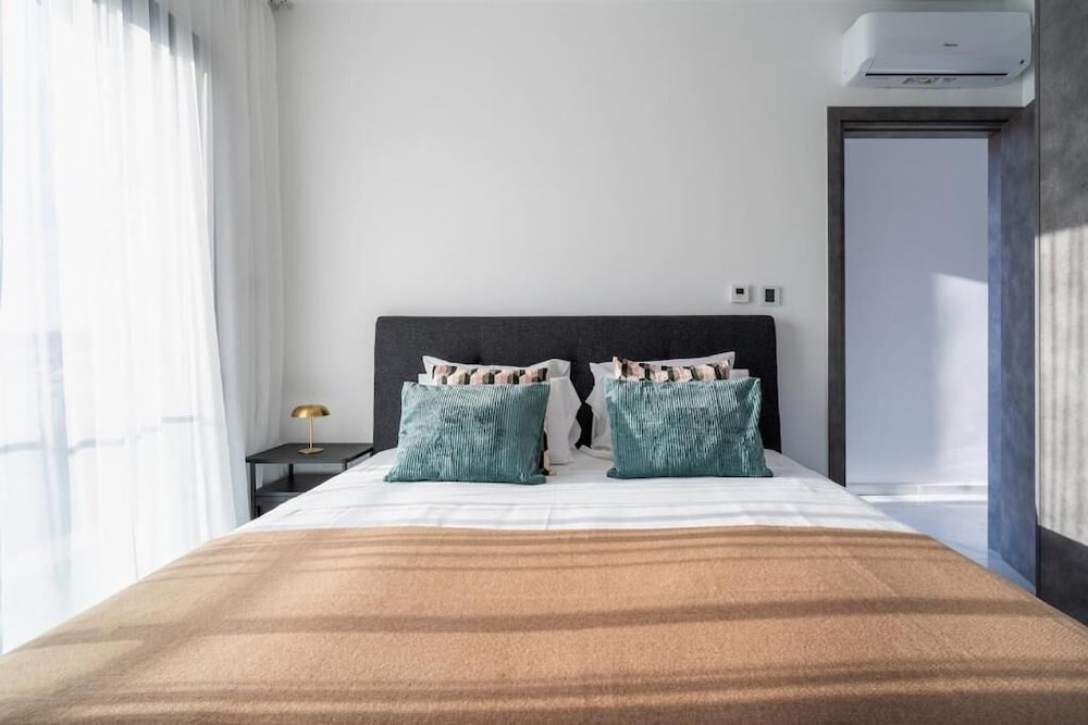 Casino & Mall Luxury Penthouse Suite