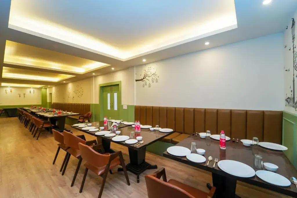 Hotel Glenroy By DLS Hotels