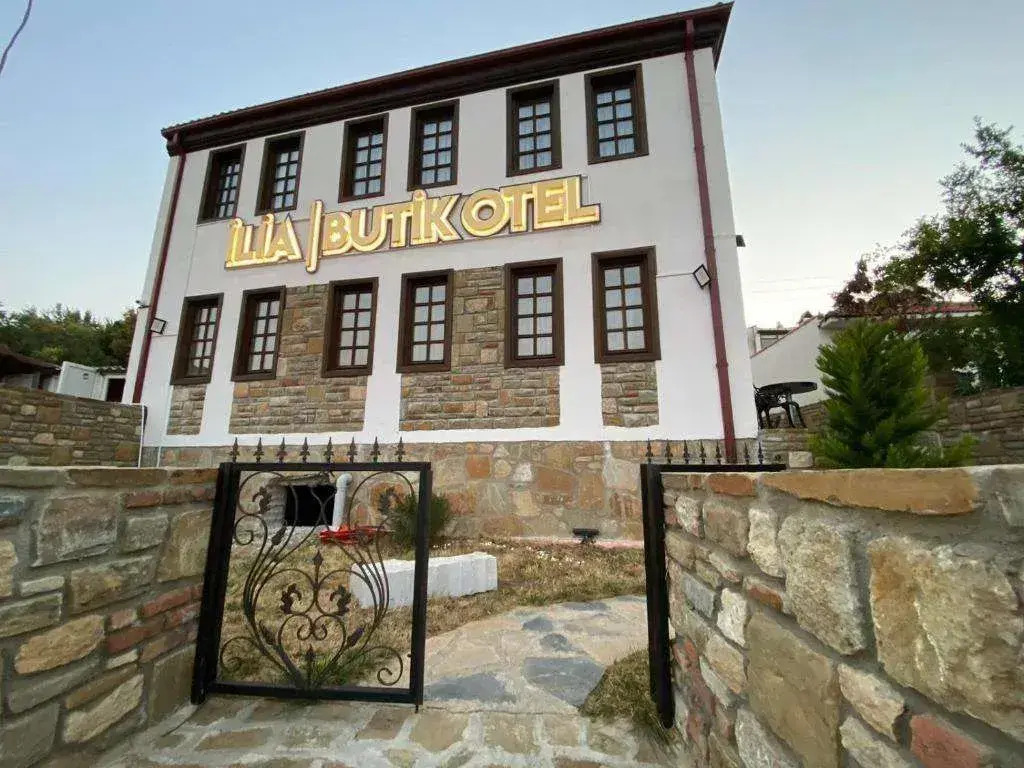 İli̇a Buti̇k Otel