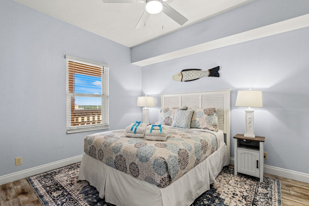 Its Sea-esta Time! Sleep, Sun, & Sea on the 9th Floor! Sleeps 6! Beachfront!