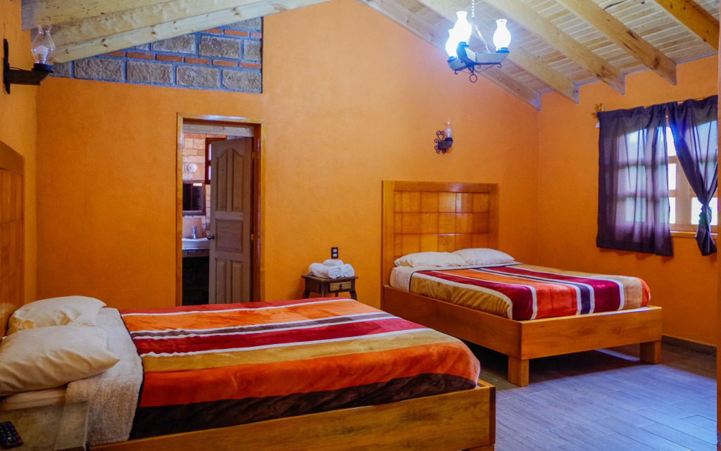 CABAÑAS LOS LAURELES