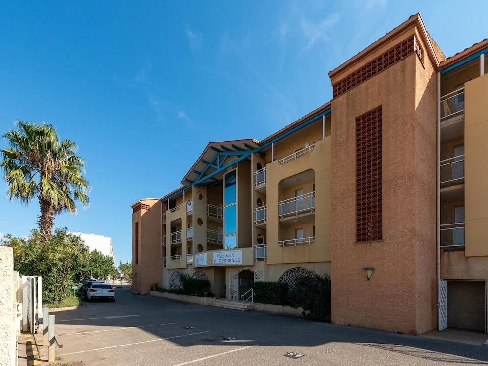 Seaview Family Stay for 6 in Valras Plage