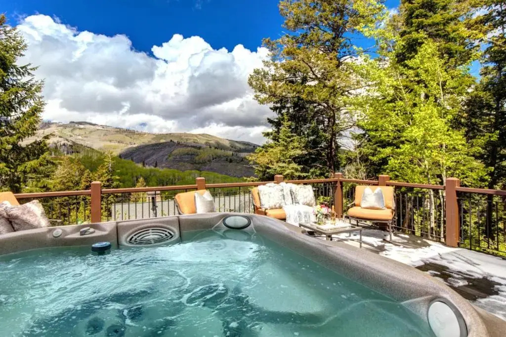 Lookout Drive 5 Bedrooms PLO-6599 by KBM