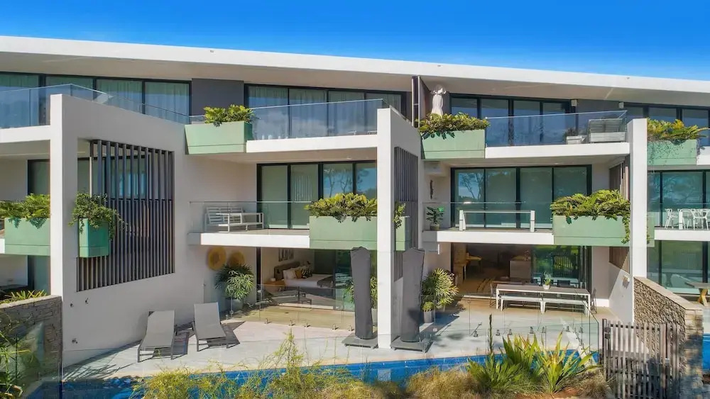 Your Luxury Escape - Ground Luxury
