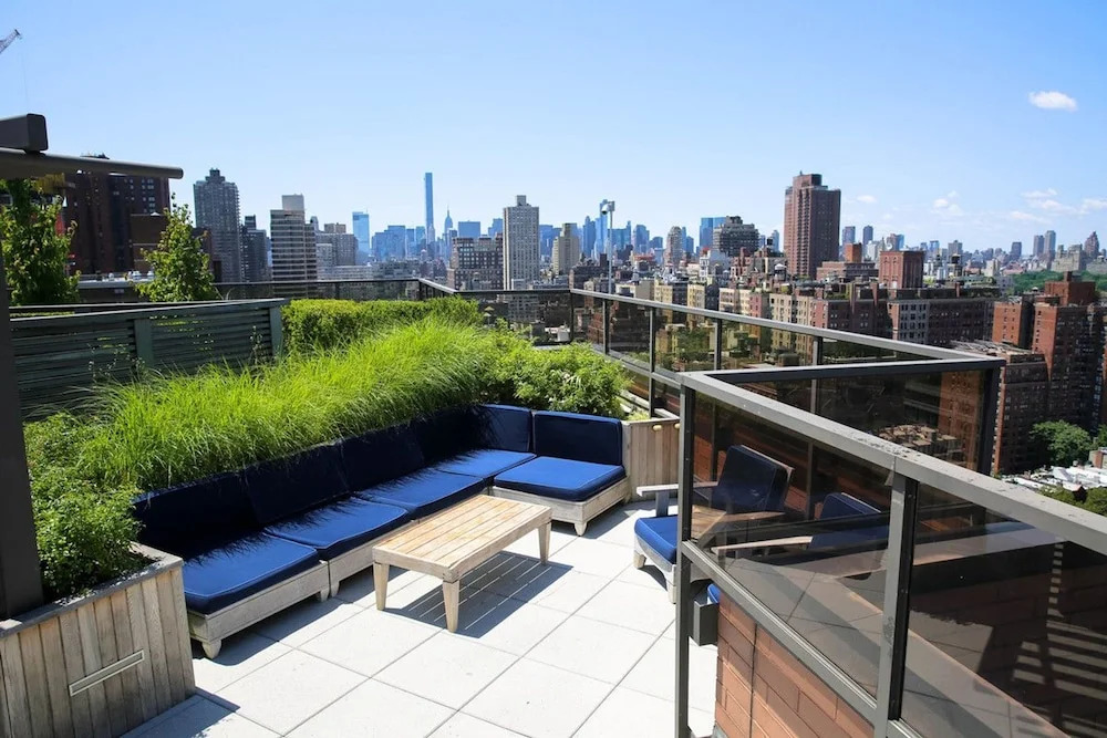 Luxury 2 Bed 2 Bath Unit in Prime Location of NYC