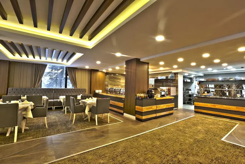 Lagoon Palace Hotel