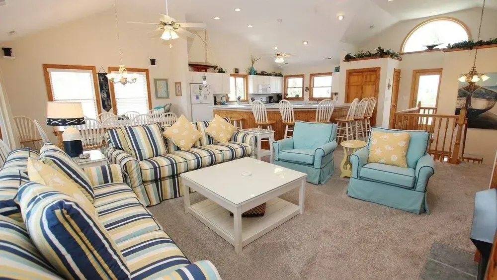 The Green Wave - 7 Br home by RedAwning