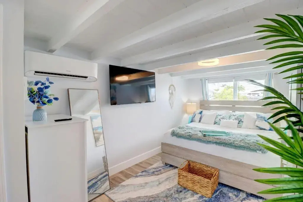 Family Couples Getaway Sleeps 6 Guests