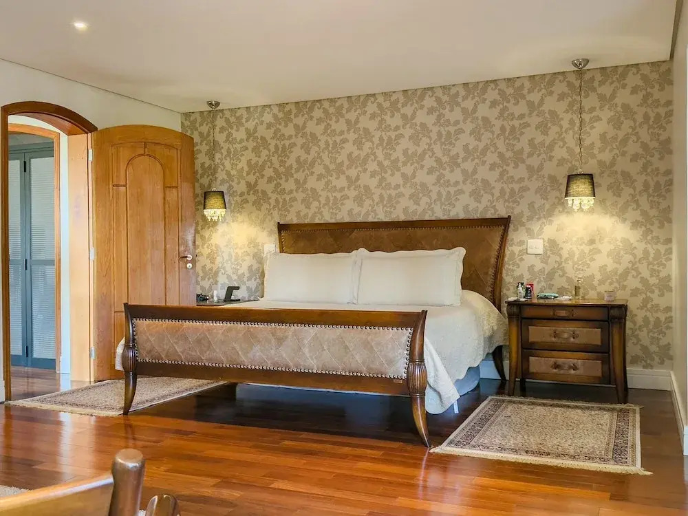 Casa de alto padrão com lazer completo na Granja Viana