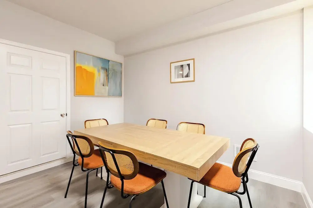 Philly Getaway - Chic Stay Near Center City