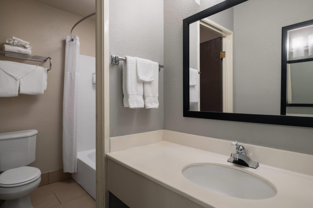Baymont by Wyndham Waukesha